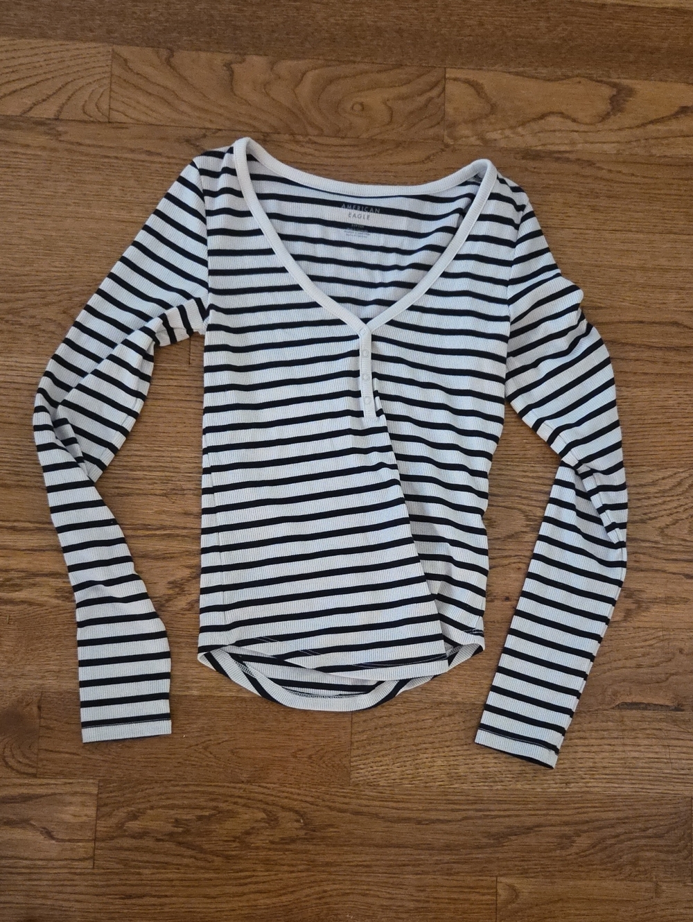 American Eagle Black and White Striped Long Sleeve V-Neck Top